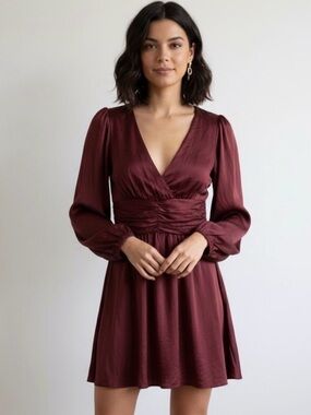 WILFRED ARITZIA Deep Burgundy V-Neck Long Sleeve Rhythm Dress Satin Size Small